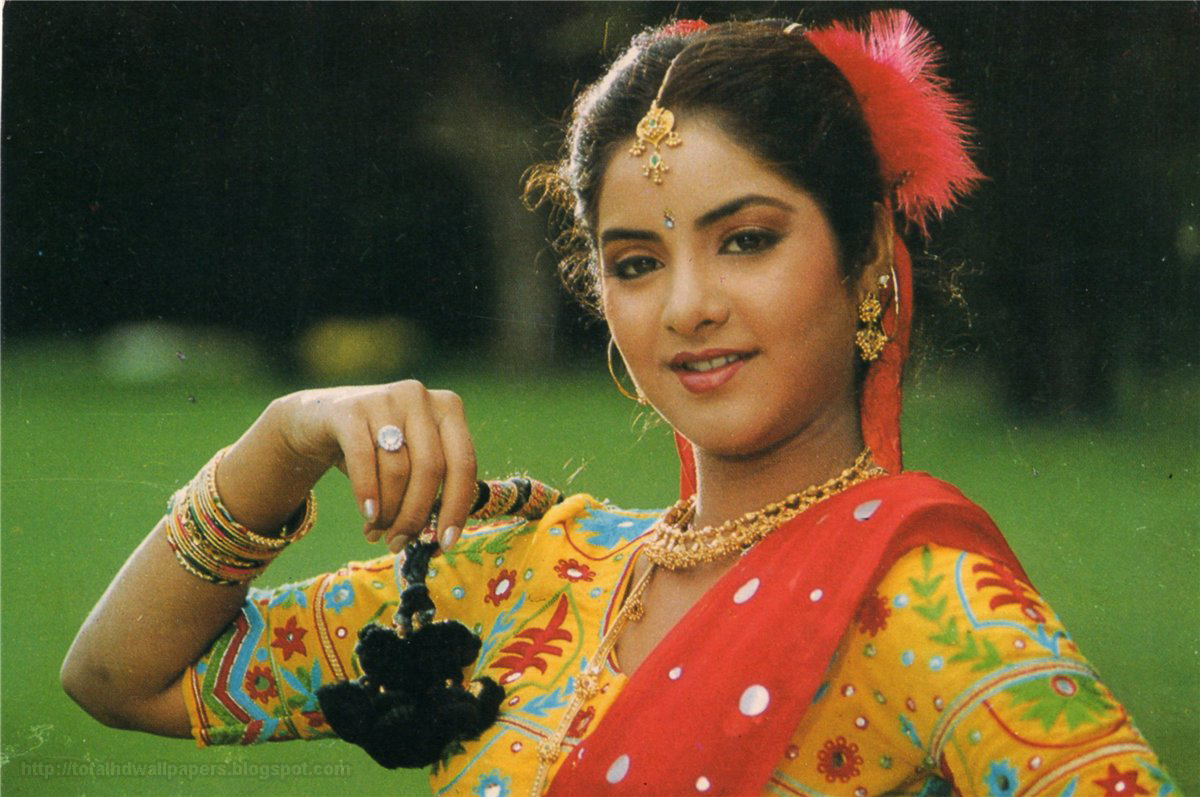 ... Wallpapers Hollywood Actress HD Wallpapers: Divya Bharti HD Wallpapers