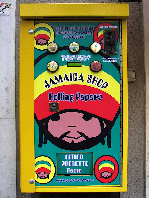 Pop Shop BR500 Jamaica, rolling papers vending machine, Livorno