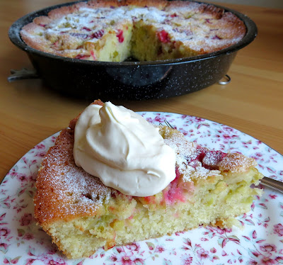 Quick & Easy Rhubarb Cake