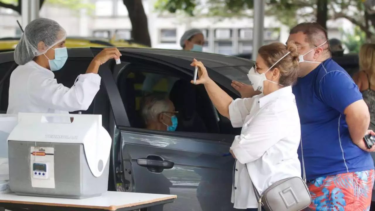 Vacinação dos 69 aos 71 anos começa em SP; veja os locais