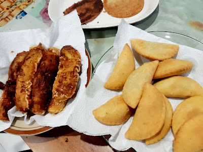 Sarapan Karipap Dan Pisang Goreng Segera