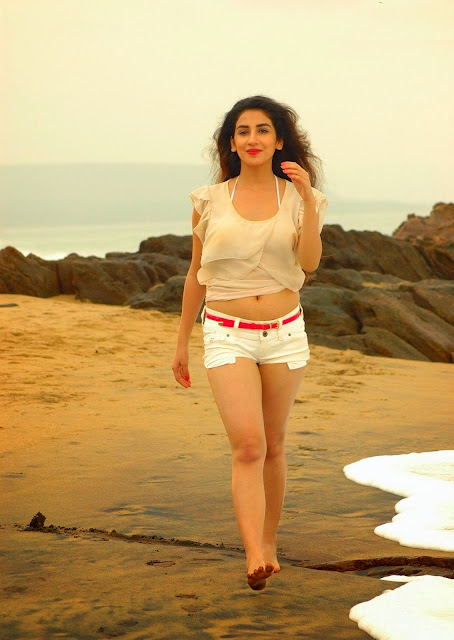 Hot Parul Gulati beach photoshoot