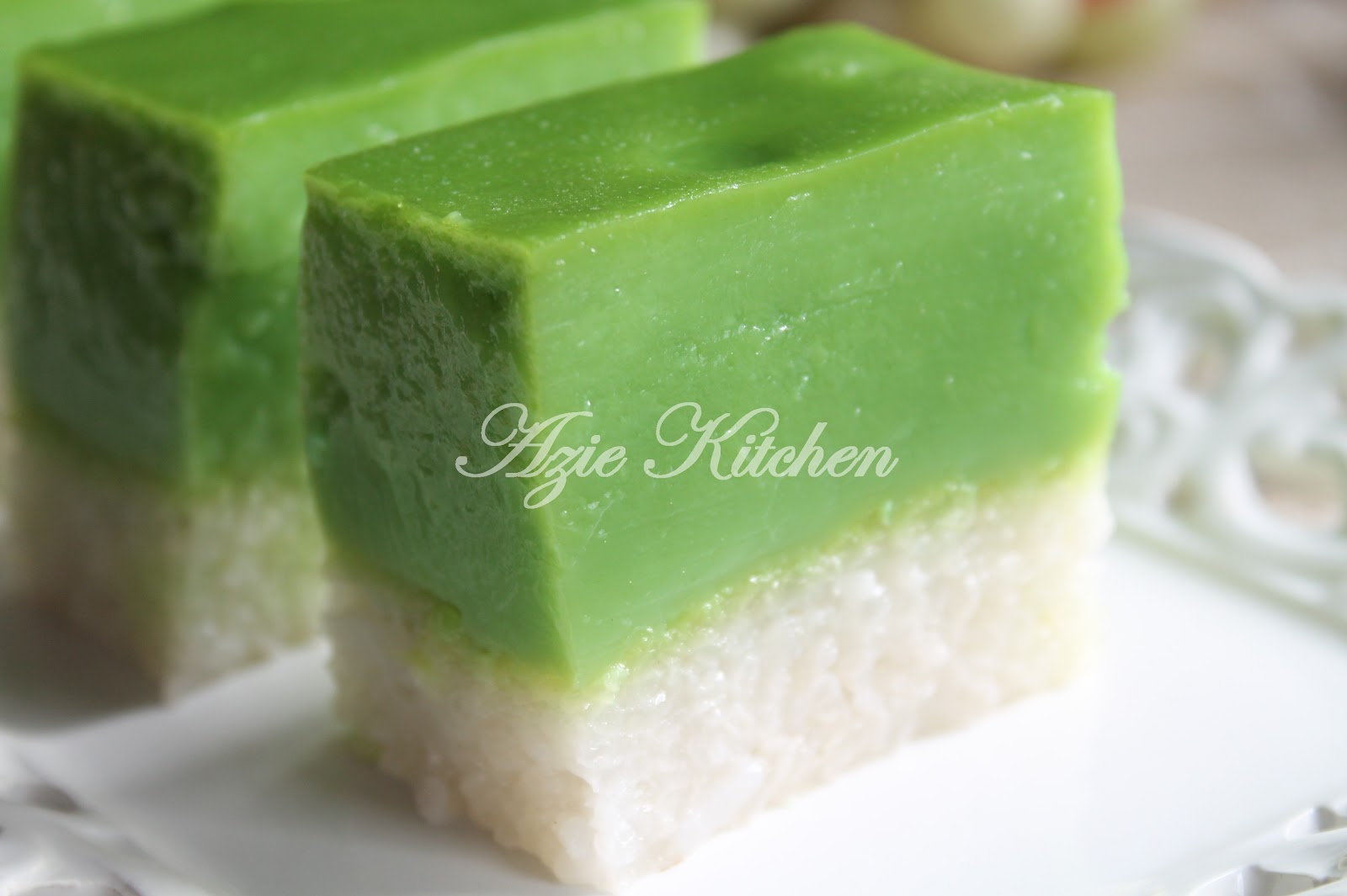 Owh La La Kuih Talam Seri Muka - Azie Kitchen