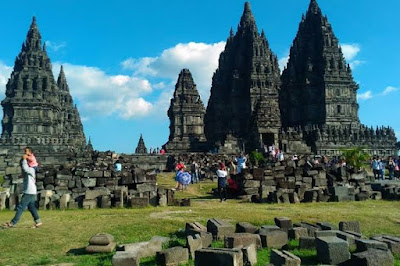 Candi Prambanan Candi prambanan, prambanan tample, sejarah candi prambanan, wisata candi prambanan, asal usul candi prambanan, relief candi prambanan, kisah candi prambanan, alamat candi prambanan, lokasi candi prambanan, candi prambanan berada di, tiket masuk candi prambanan, harga tiket masuk candi prambanan, htm candi prambanan, gambar candi prambanan, foto candi prambanan