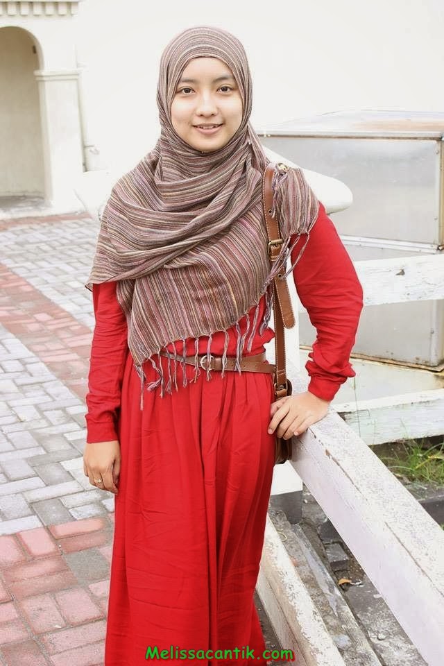 Foto Pesona Cewek Madura Cantik dengan Jilbab Kumpulan 