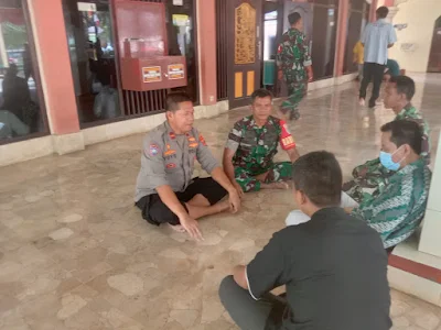 Gelar Jumat Curhat, Polsek Klari Polres Karawang Ajak Warga Jaga Kamtibmas Jelang Pilkada