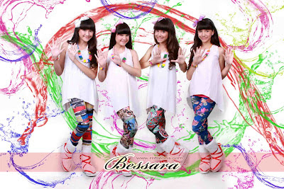 Wallpaper Bessara Girlband