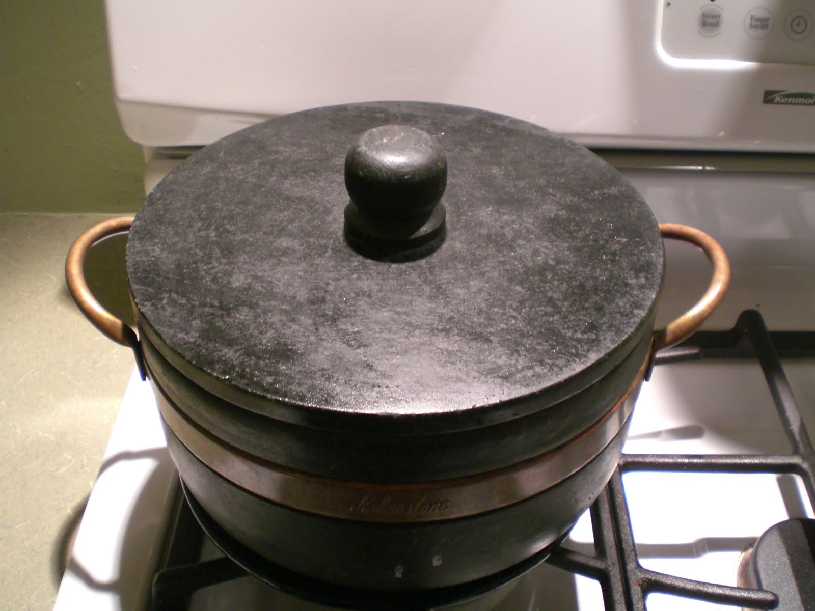 An In-Depth Guide to Detoxing Your Dangerous Cookware The Soft