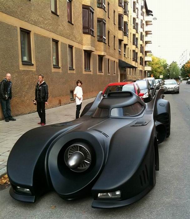 bat_mobile_1