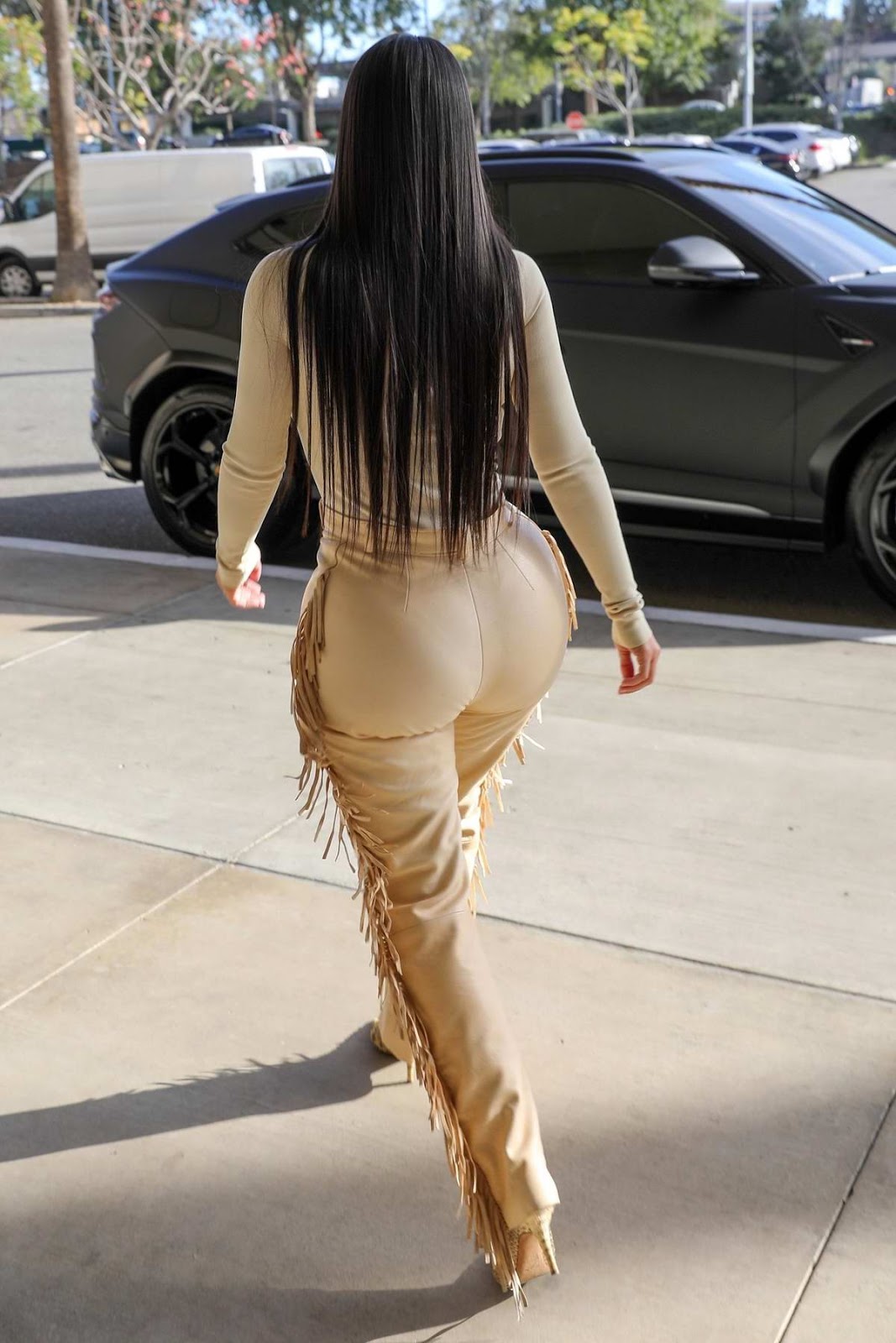 Kim Kardashian celebrity high street style fashion latest photo