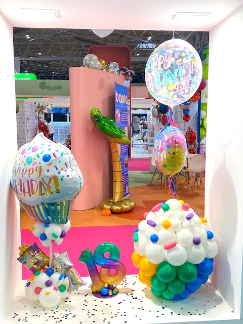 Colourful Balloon Cupcake design by Sue Bowler