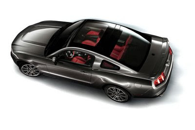 2010-Ford-Mustang-Panoramic-Glass-Roof-wallpaper