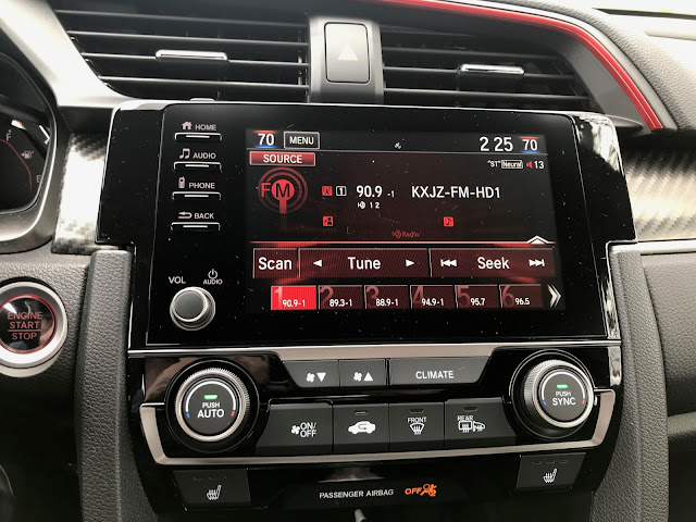 Infotainment and HVAC in 2020 Honda Civic SI