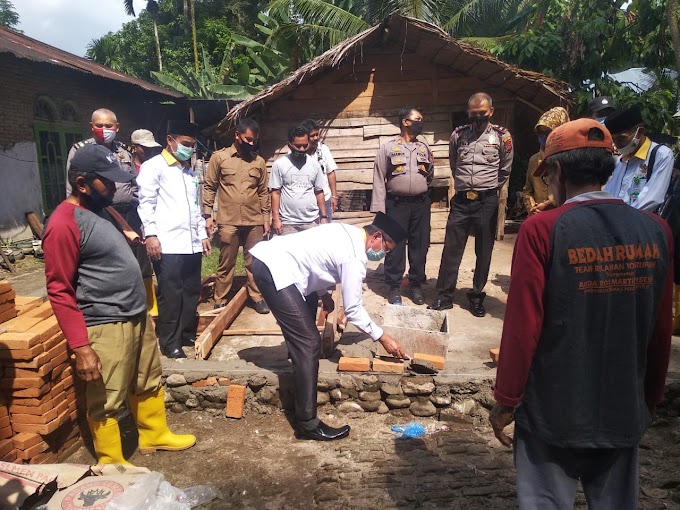Baznas Padang Pariaman Bedah Rumah Warga Kurang Mampu di Korong Pelembayan Nagari Sintuak