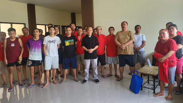 Sekum BPS Gereja Toraja Kunjungi Tahanan Kasus Dugaan Perjudian di Polda Sulsel