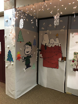 Classroom Door Decorating Contest for the Holidays  www.traceeorman.com