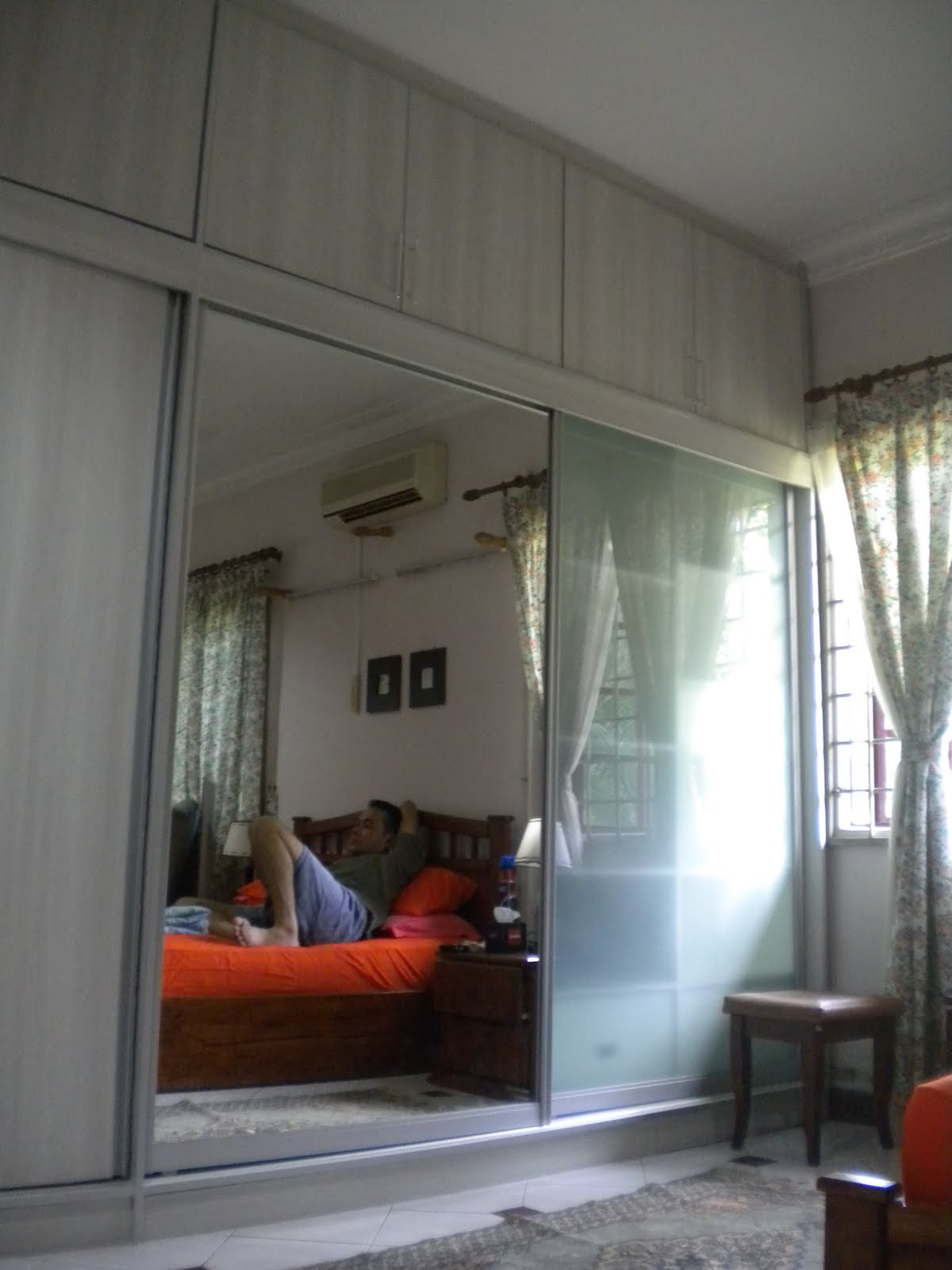 DAMIA HOME RENOVATION: Tempahan Wardrobe (Pintu Sliding 