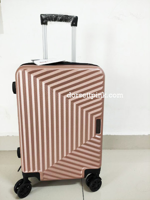 dorsettpink.com travel luggage