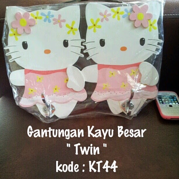 Gantungan Hello Kitty Murah  Grosir Ecer Kayu Besar Twin