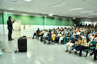 Em Crato, Idilvan Alencar anuncia mais uma turma de mestrado para professores