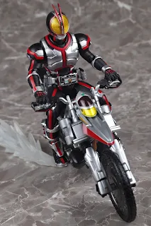 REVIEW SHFiguarts (Shinkocchou Seihou) Kamen Rider Faiz [ 555 ], Bandai