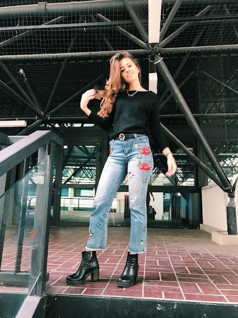 on sunday we wear jeans, fashion need, valentina rago, high waisted jeans, zaful, embroidered jeans, patches and stuff on it, patches jeans, leather jacket, emrboidered jeans