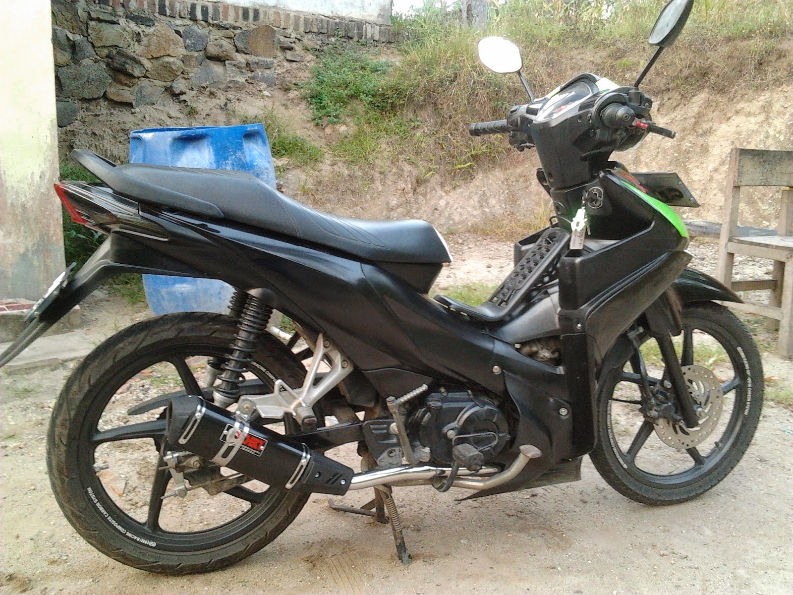 Foto Gambar Modifikasi Motor Revo Fit 2012 Terbaru Sukaon