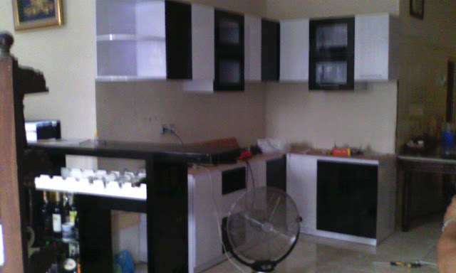 kitchen set putih hitam surabaya sidoarjo
