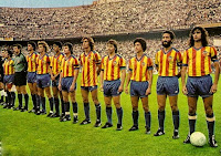 VALENCIA C. F. - Valencia, España - Temporada 1978-79 - Carrete, Manzanedo, Botubot, Bonhof, Felman, Saura, Arias, Cerveró, Solsona, Castellanos y Kempes - VALENCIA C. F. 2, Kempes 2, REAL MADRID 0 - 30/06/1979 - Copa del Rey, final - Madrid, estadio Vicente Calderón - El Valencia gana su 5º título de la Copa de España