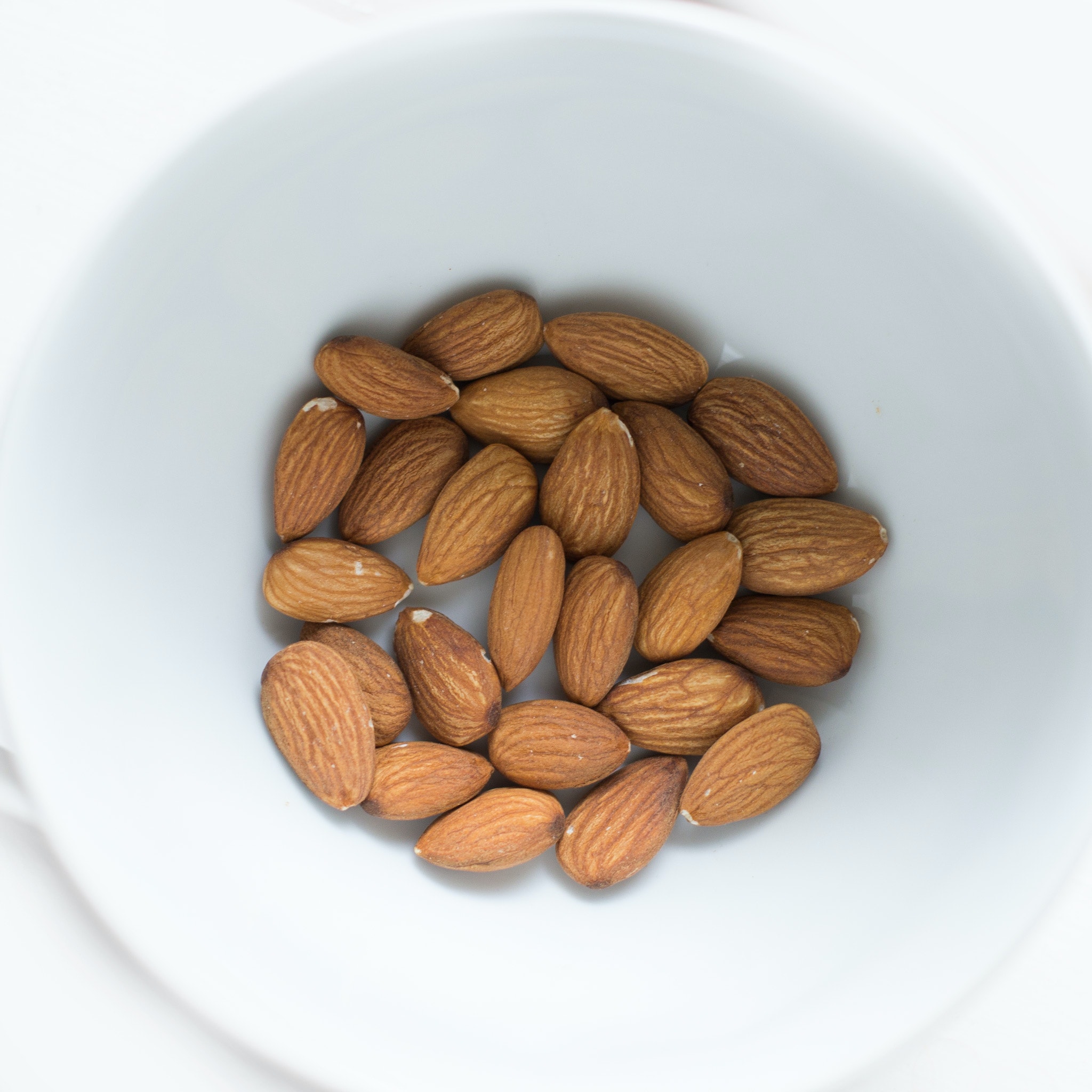 almond-paleo-diet-nuts