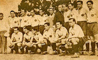 Selección de ESPAÑA - Temporada 1933-34 - Vantolrá, Quincoces, Luis Regueiro, Herrerita, Guillermo Eizaguirre, Zamora, Lángara, Fede, Campanal y Lazcano; Pedro Regueiro, Goyeneche, Zabalo, Muguerza, Gorostiza, Marculeta y Cilaurren - PORTUGAL 1 (Vitor Silva), ESPAÑA 2 (Lángara 2) - 18/03/1934 - Mundial de Italia de 1934, clasificación, partido de vuelta - Lisboa, Portugal, estadio Lumiar - Alineación: Zamora; Zabalo, Quincoces; Cilaurren, Marculeta, Fede; Vantolrá, Luis Regueiro, Lángara, Herrerita y Gorostiza