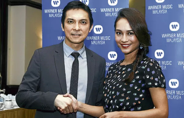 Malaysia, Hiburan, Artis Malaysia, Selebriti, Maya, Pilih, Warner, Maya Karin, Darren, Warner Music Malaysia