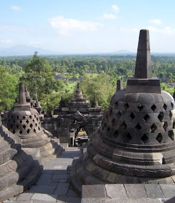 Borobudur Temple is very beautiful and wonderful Indonesia tourism tourism in indomesia