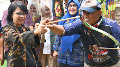 Amanda Apresiasi Promosi Bersama Produk Perkayuan Sumedang