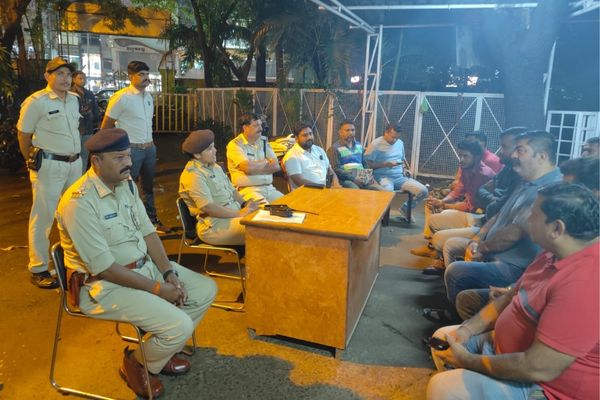 शांति समिति.. पुलिस की पाबंदियां गिनाई जोनल अधिकारी ने