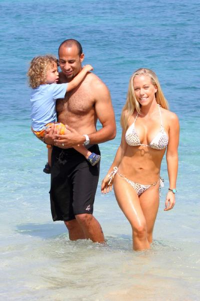 Kendra Wilkinson Enjoying