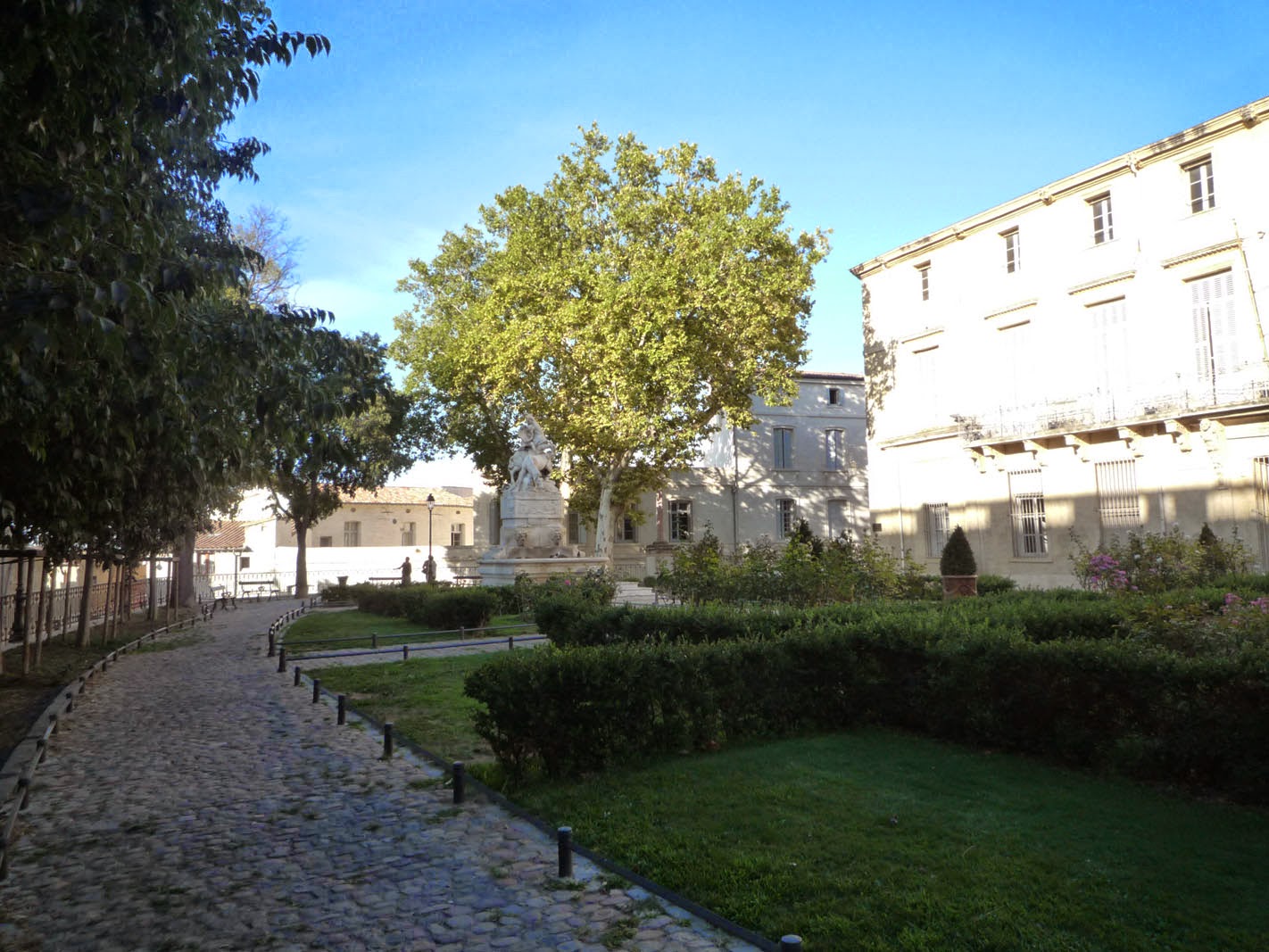 Place de la canourgue canourgue square Montpellier Tourist Office
