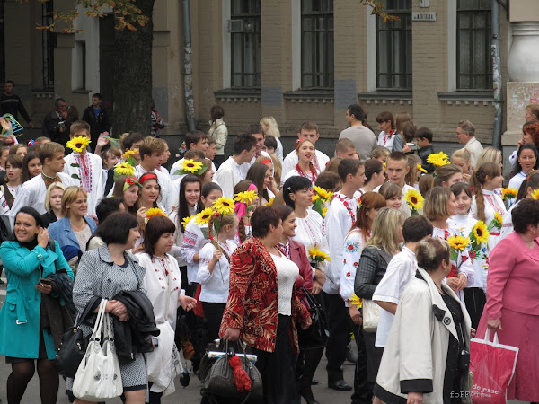 Парад Полтава вишивана