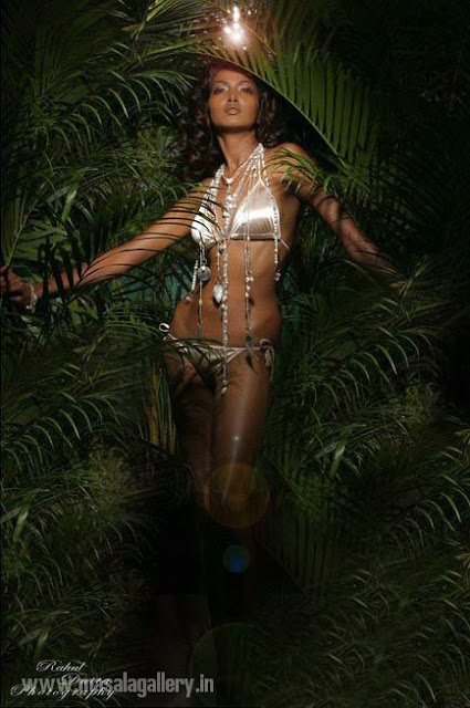 Model Garima Parnami in bikini