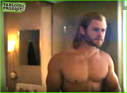 chris hemsworth thor costume. Chris jul upon mighty thor Los