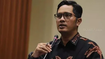 Febri Diansyah Bisa Apa Buat Bela Putri Candrawathi?