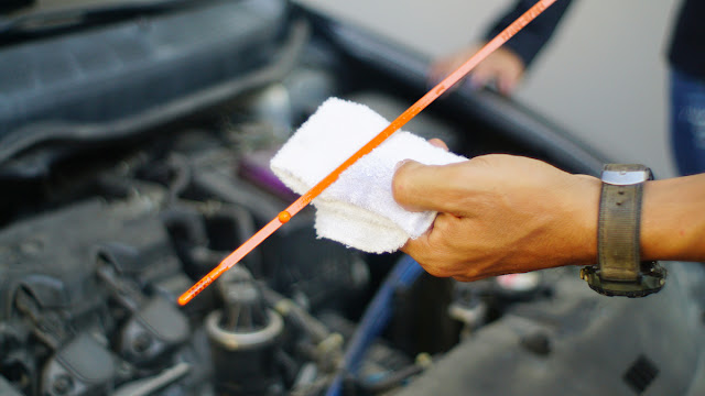 how to check car oil
