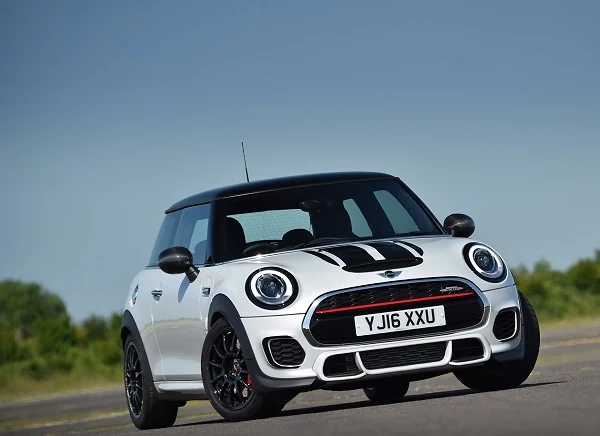 Mini John Cooper Works Challenge