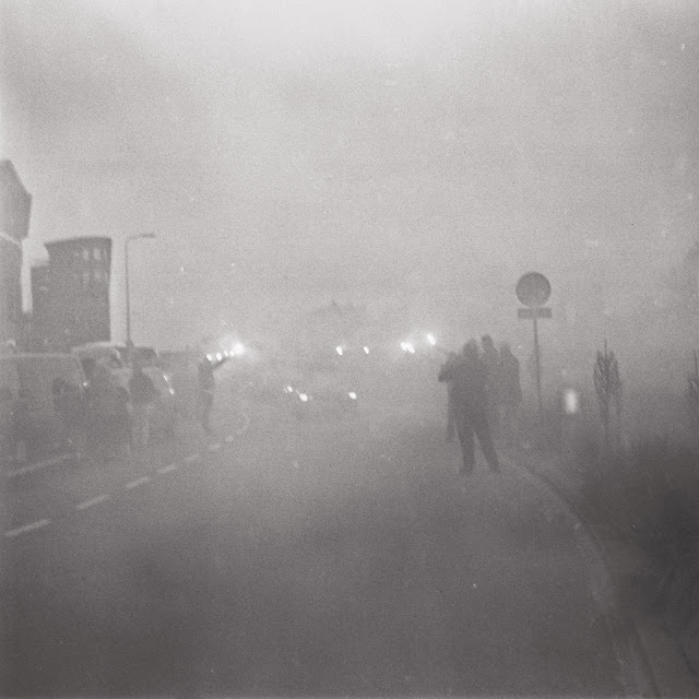 Laatste groet, Zeesluisweg, Scheveningen; Agfa Click II + Fomapan 100 Classic