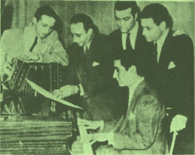 Armando Laborde con Alberto Echague, el pianista Salamanca y el bandoneón de Héctor Várela todos integrantes de la orquesta de Juan D'Arienzo