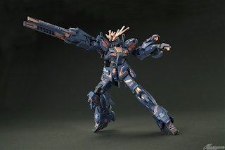 HG-1/144-Unicorn-Gundam-Unit-2-Banshee-(Destroy-Mode)-Ver.NIKE-SB-02