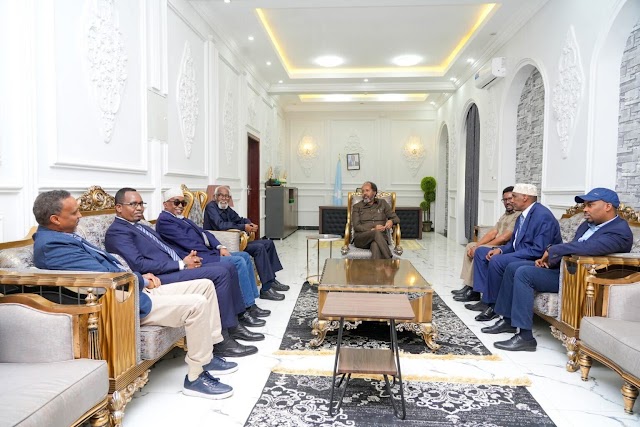 Madaxweyne Xasan Sheekh Maxamuud  magaalada Doosmareeb shirka uga socoda maxaad kala soacotaa