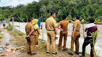 Tinjau Lokasi Abrasi, Bupati Pesisir Barat: Secepatnya Diselesaikan