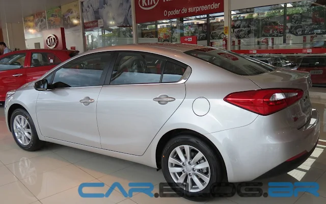 Novo Kia Cerato 2014