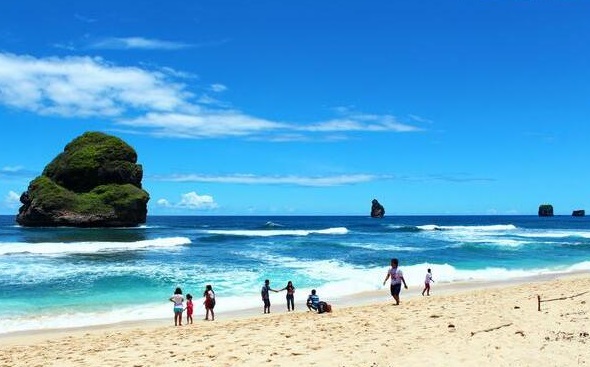  Waspada Berlibur di Pantai Selatan Malang, Ini Kata BMKG